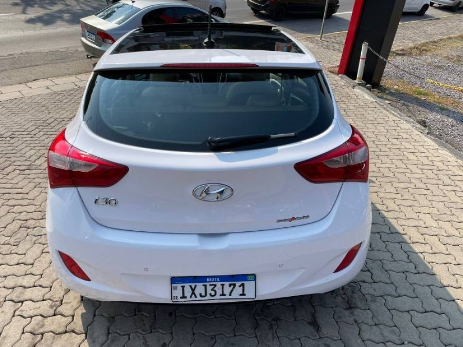 HYUNDAI - I30 - 2016/2016 - Branca - R$ 79.999,00