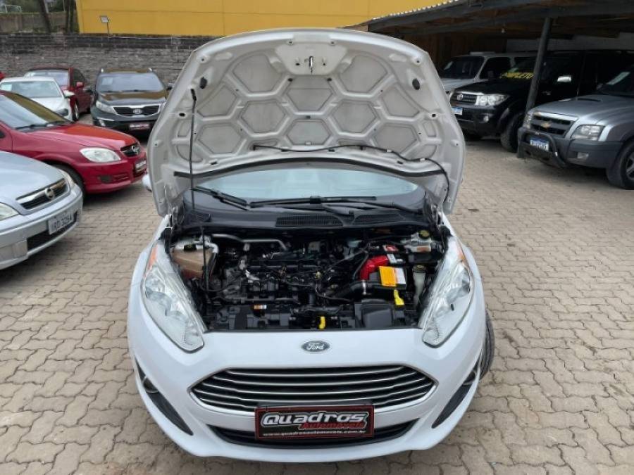 FORD - FIESTA - 2015/2015 - Branca - R$ 49.900,00