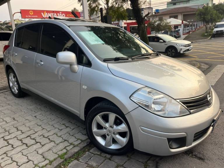 NISSAN - TIIDA - 2011/2011 - Prata - R$ 38.900,00