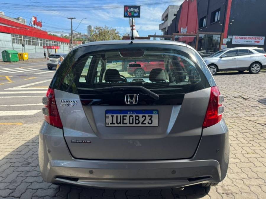 HONDA - FIT - 2013/2013 - Cinza - R$ 53.900,00