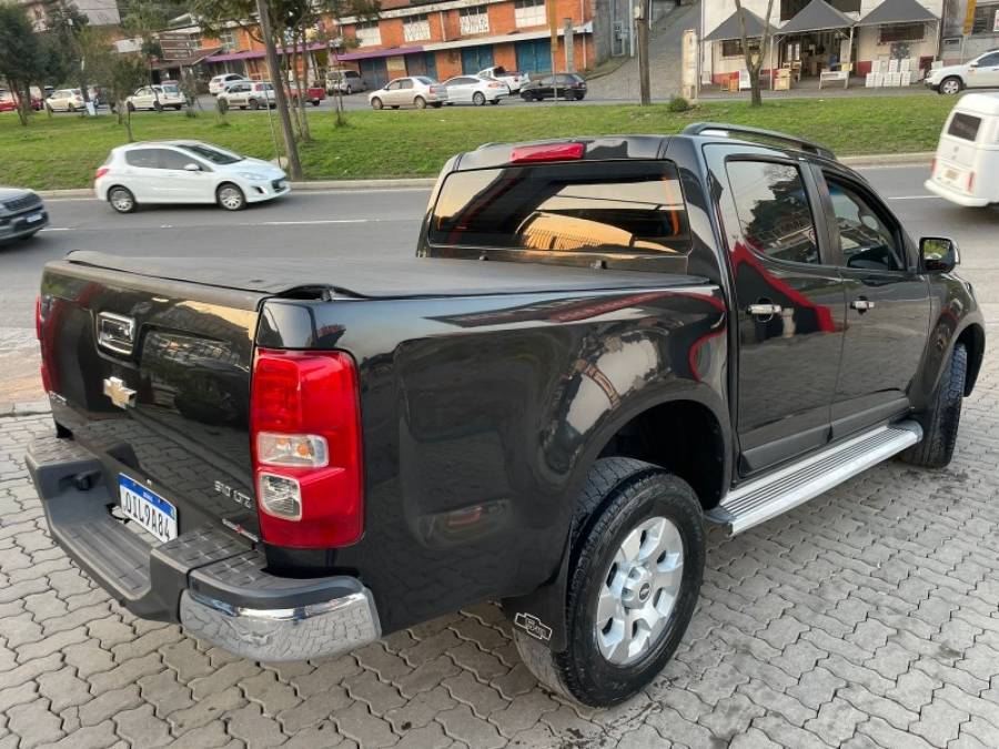 CHEVROLET - S10 - 2013/2013 - Preta - R$ 112.900,00