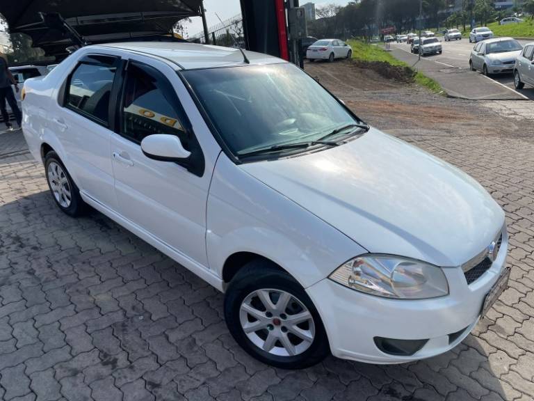 FIAT - SIENA - 2014/2014 - Branca - R$ 32.900,00