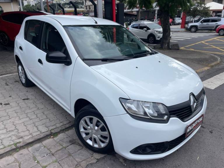 RENAULT - SANDERO - 2017/2017 - Branca - R$ 39.900,00