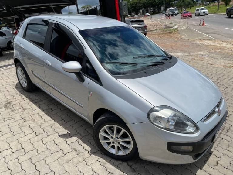 FIAT - PUNTO - 2013/2013 - Prata - R$ 37.900,00