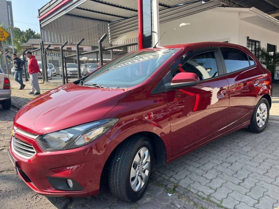 CHEVROLET - ONIX - 2018/2018 - Vermelha - R$ 53.900,00