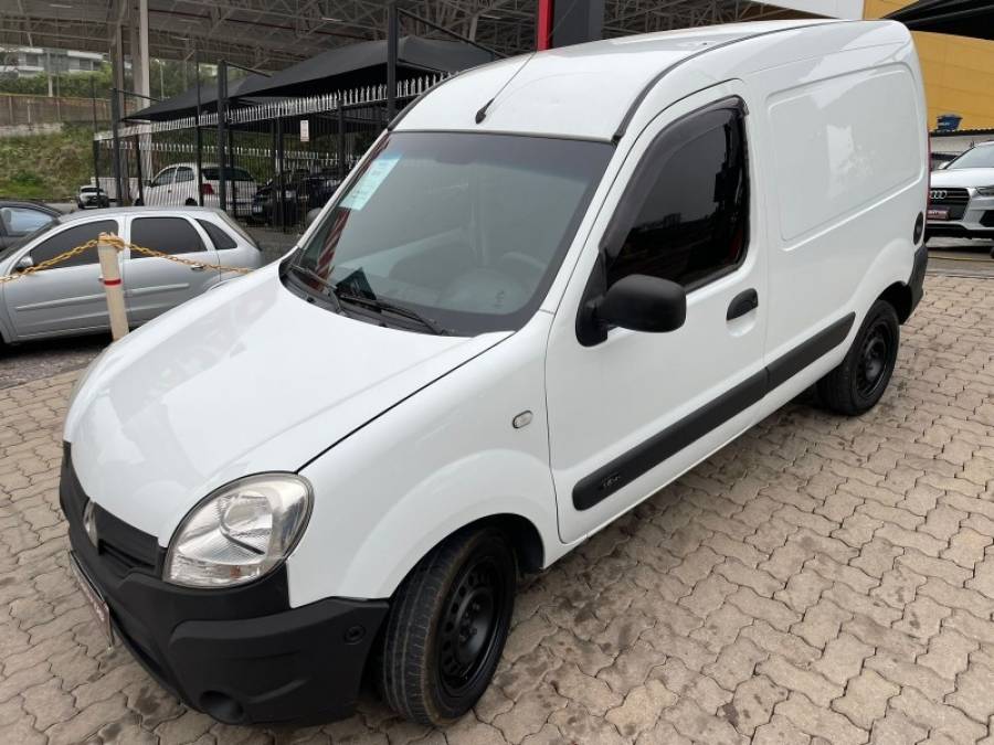 RENAULT - KANGOO - 2015/2015 - Branca - R$ 41.900,00