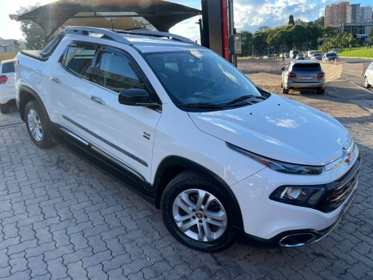 FIAT - TORO - 2017/2017 - Branca - R$ 95.900,00