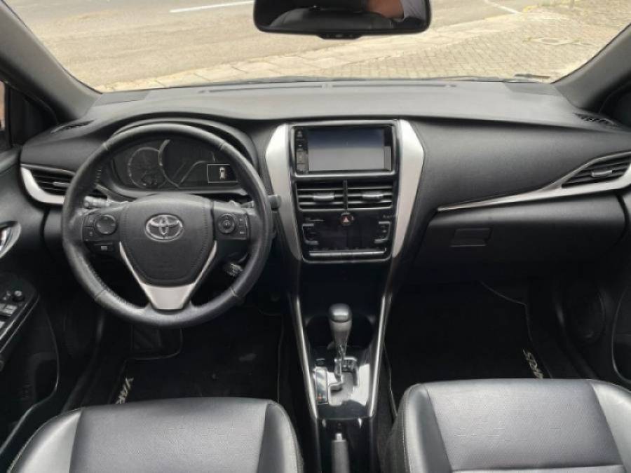 TOYOTA - YARIS - 2019/2019 - Prata - R$ 80.900,00