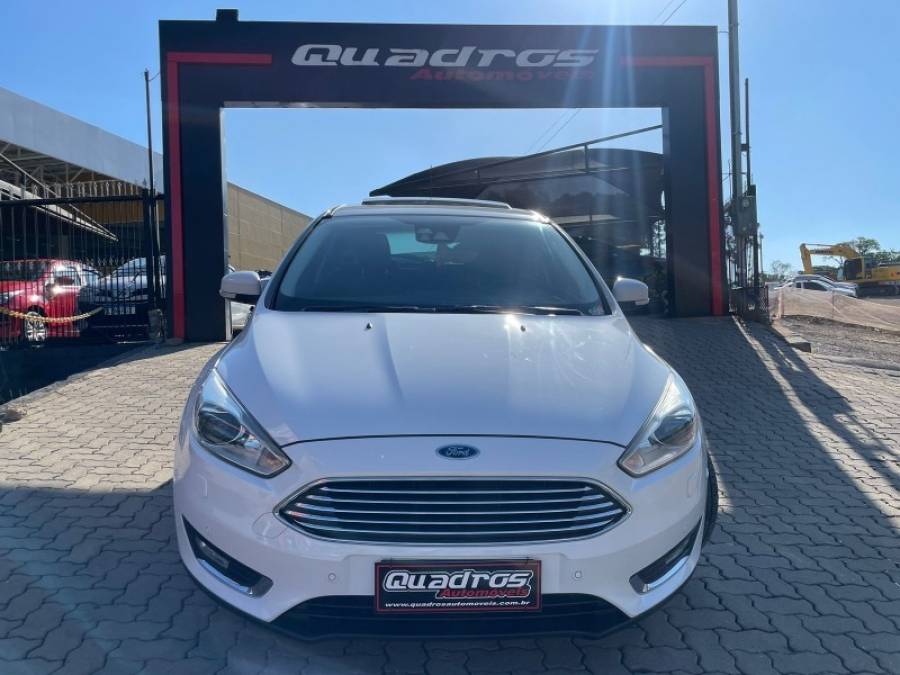 FORD - FOCUS - 2016/2016 - Branca - R$ 69.900,00