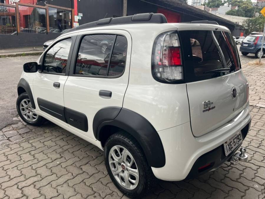 FIAT - UNO - 2016/2016 - Branca - R$ 43.900,00