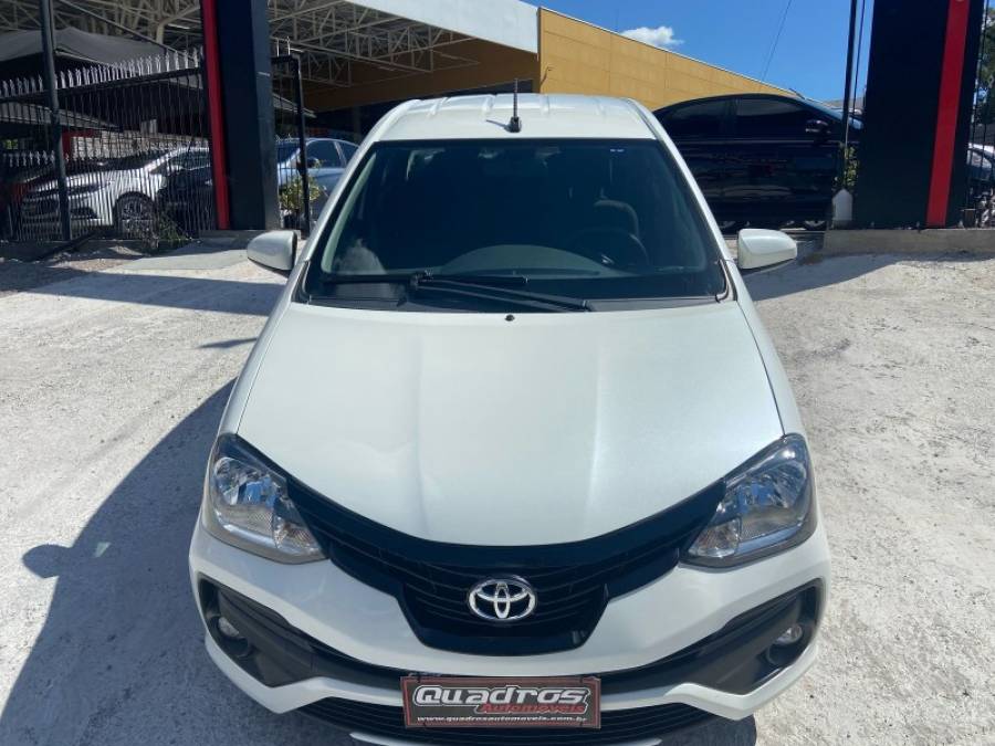 TOYOTA - ETIOS - 2019/2019 - Prata - R$ 65.900,00