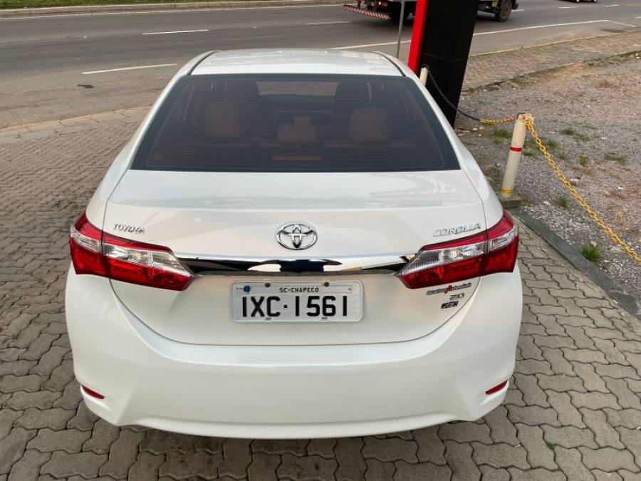 TOYOTA - COROLLA - 2016/2016 - Branca - R$ 85.900,00