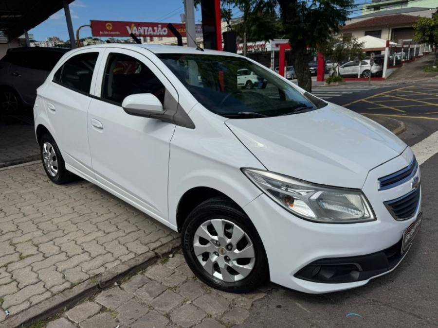 CHEVROLET - ONIX - 2014/2014 - Bronze - R$ 43.900,00