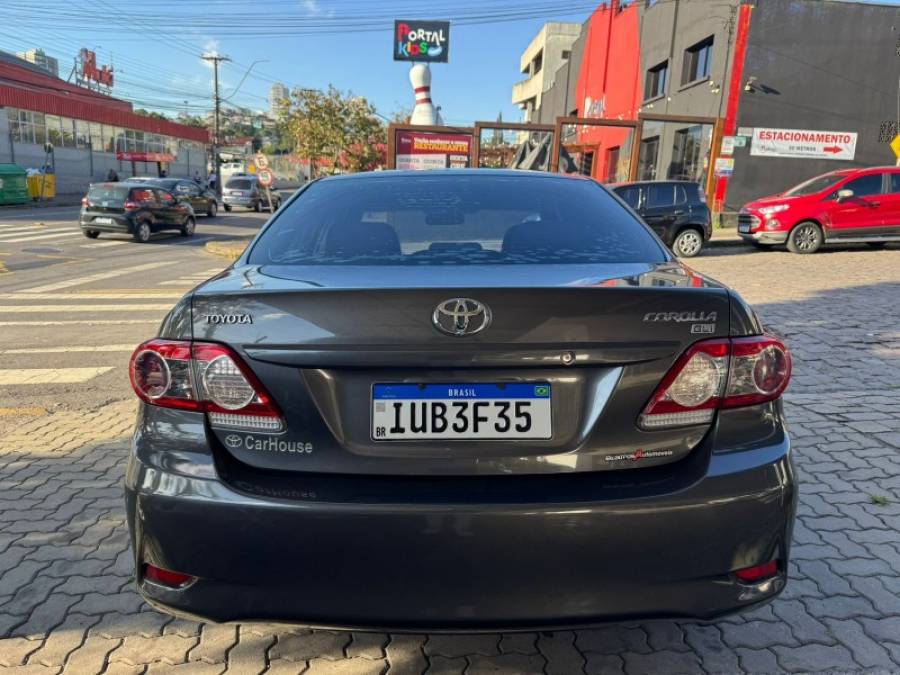 TOYOTA - COROLLA - 2013/2013 - Cinza - R$ 63.900,00