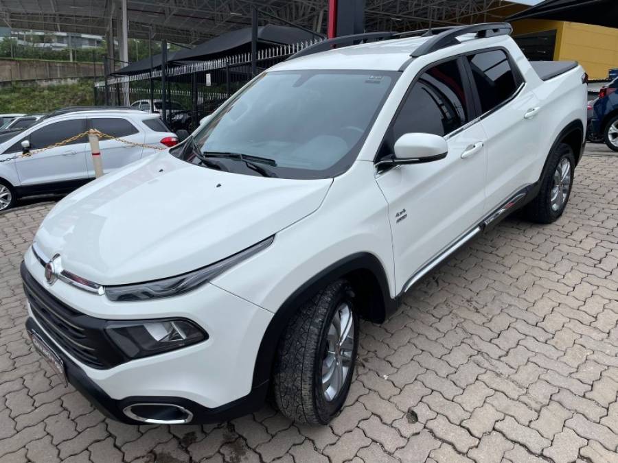 FIAT - TORO - 2021/2021 - Branca - R$ 116.900,00