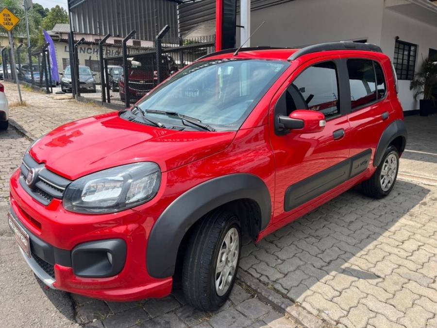 FIAT - UNO - 2018/2018 - Vermelha - R$ 43.900,00