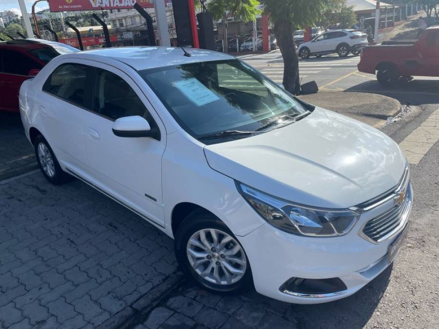 CHEVROLET - COBALT - 2017/2017 - Branca - R$ 55.900,00