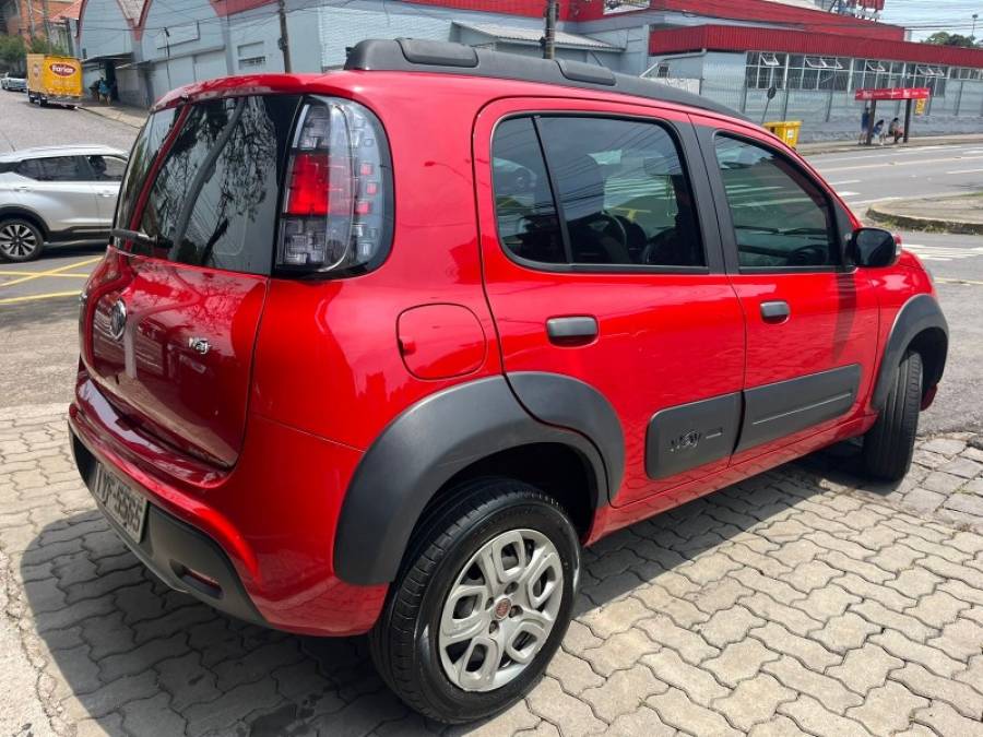 FIAT - UNO - 2018/2018 - Vermelha - R$ 43.900,00