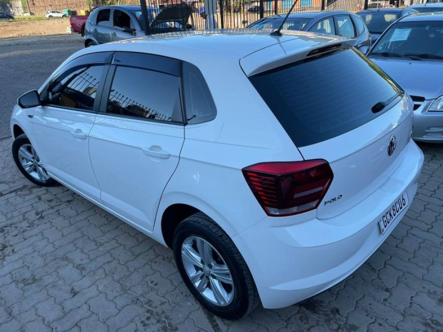 VOLKSWAGEN - POLO - 2018/2018 - Branca - R$ 59.990,00