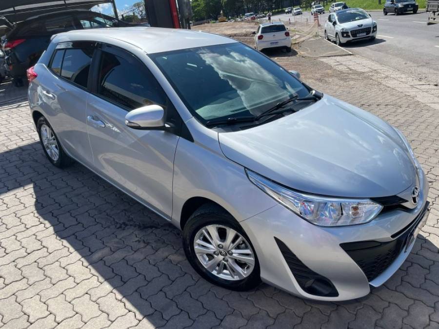 TOYOTA - YARIS - 2019/2019 - Cinza - R$ 70.900,00