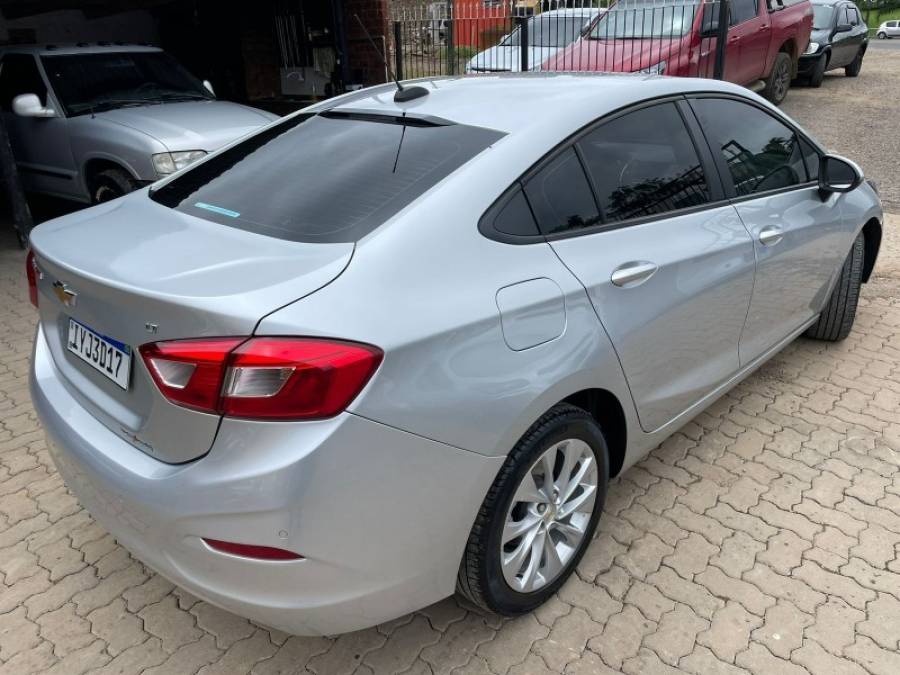 CHEVROLET - CRUZE - 2018/2018 - Prata - R$ 85.900,00