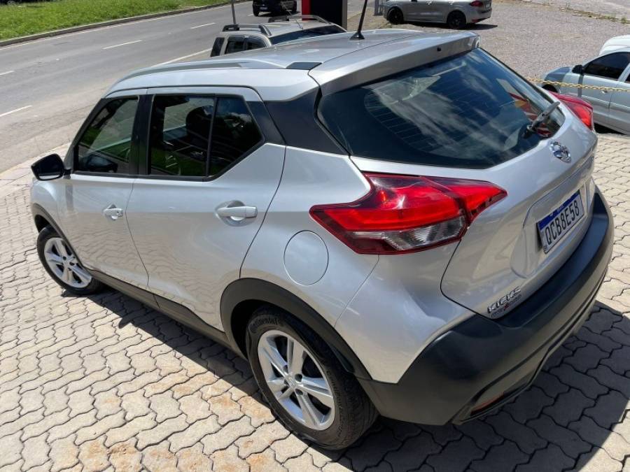 NISSAN - KICKS - 2018/2018 - Prata - R$ 74.900,00