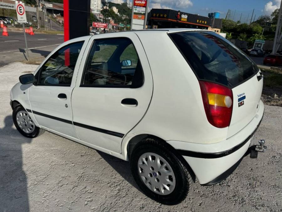 FIAT - PALIO - 2002/2002 - Branca - R$ 13.900,00