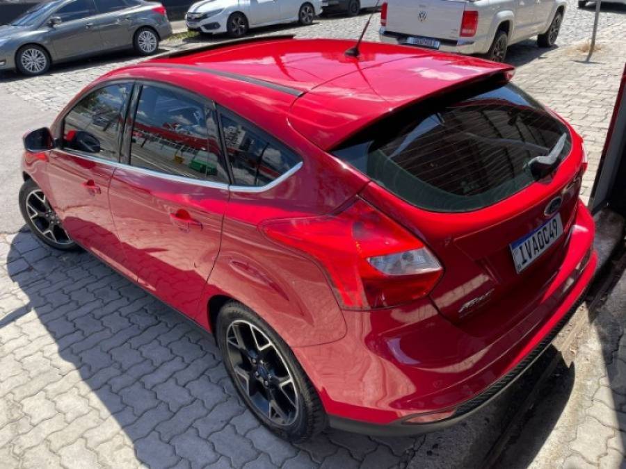 FORD - FOCUS - 2014/2014 - Vermelha - R$ 61.900,00