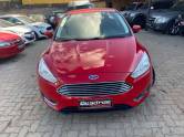 FORD - FOCUS - 2016/2016 - Vermelha - R$ 59.990,00