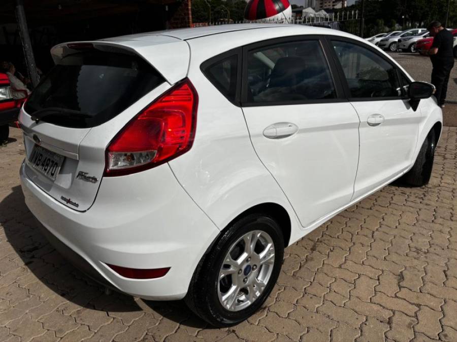 FORD - FIESTA - 2013/2013 - Branca - R$ 43.900,00