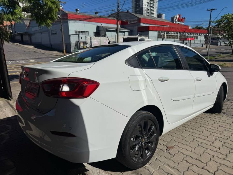 CHEVROLET - CRUZE - 2018/2018 - Branca - R$ 79.900,00