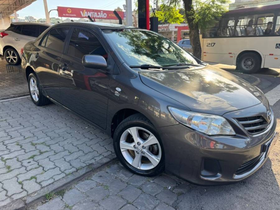 TOYOTA - COROLLA - 2013/2013 - Cinza - R$ 63.900,00