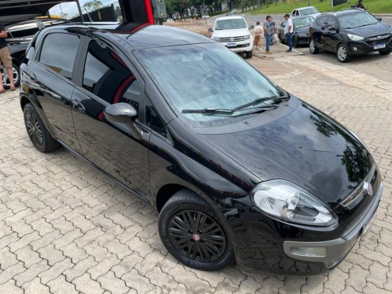 FIAT - PUNTO - 2013/2013 - Preta - R$ 36.900,00