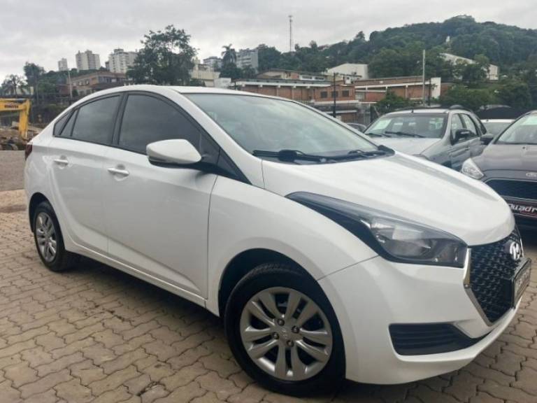 HYUNDAI - HB20S - 2019/2019 - Branca - R$ 60.900,00