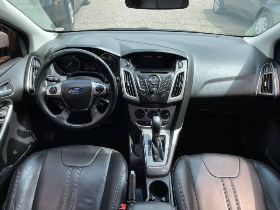 FORD - FOCUS - 2015/2015 - Prata - R$ 51.900,00