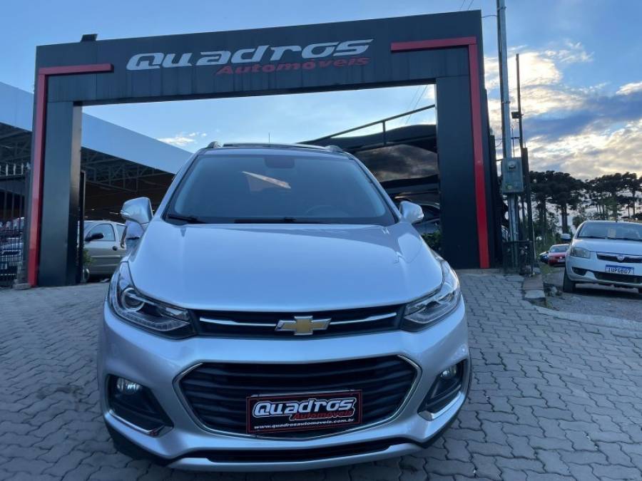 CHEVROLET - TRACKER - 2018/2018 - Prata - R$ 89.990,00