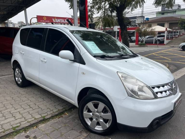 NISSAN - LIVINA - 2010/2010 - Branca - R$ 33.900,00