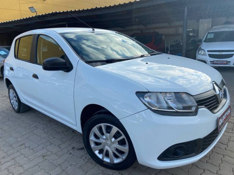 RENAULT - SANDERO - 2017/2017 - Branca - R$ 39.900,00