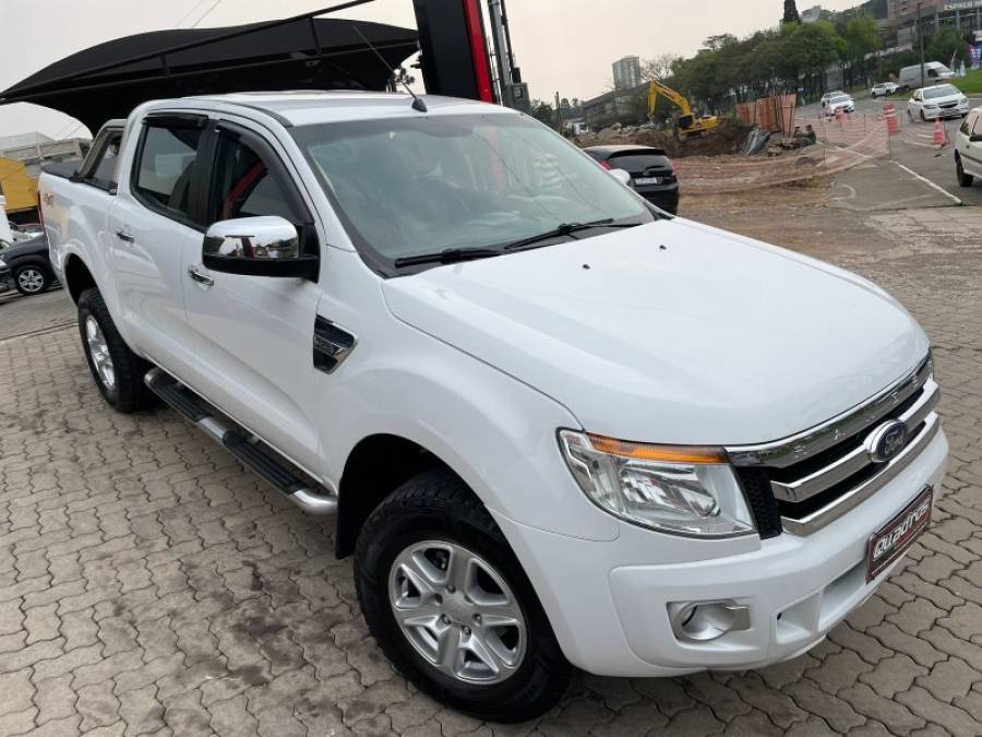 FORD - RANGER - 2015/2015 - Branca - R$ 115.900,00