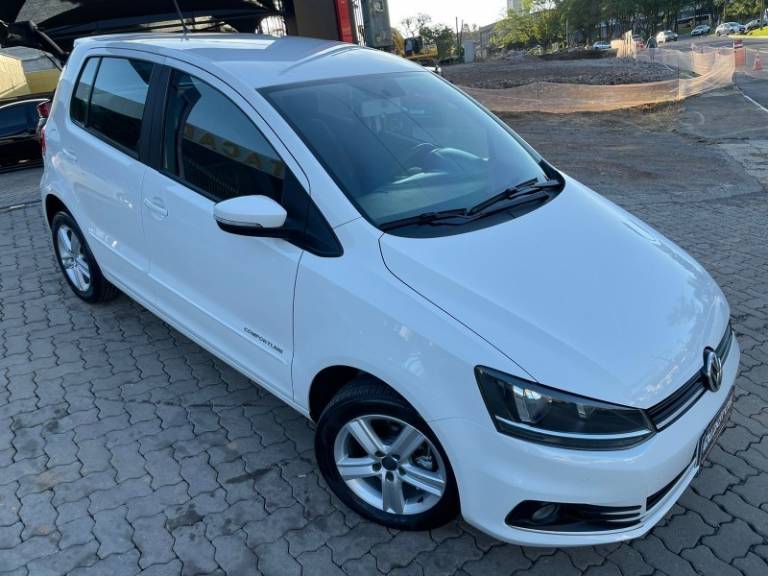 VOLKSWAGEN - FOX - 2016/2016 - Branca - R$ 48.900,00