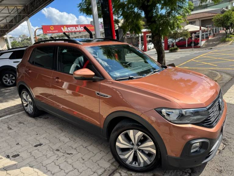 VOLKSWAGEN - T-CROSS - 2020/2020 - Marrom - R$ 100.900,00