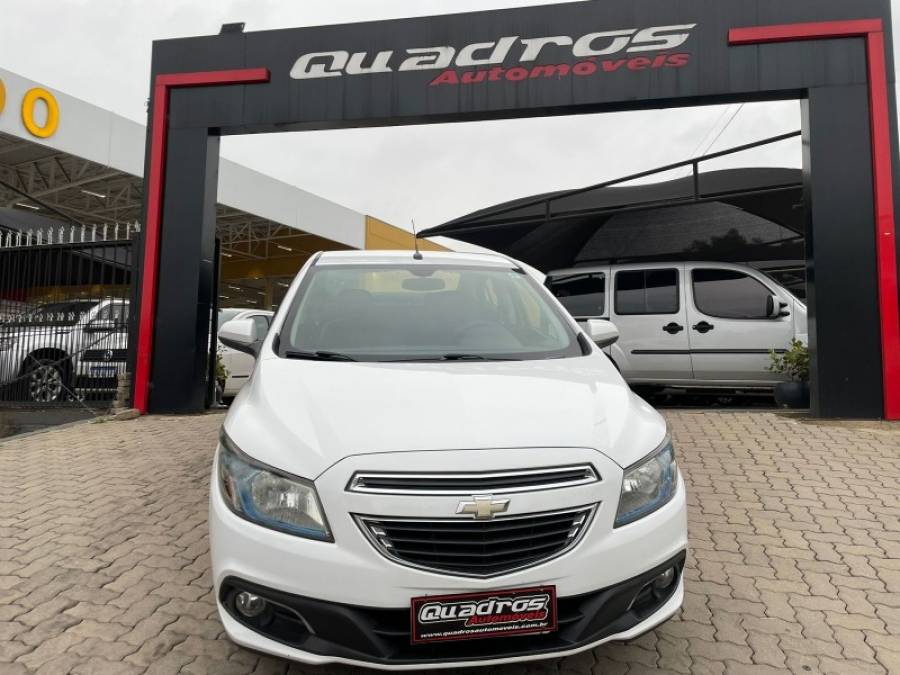 CHEVROLET - PRISMA - 2014/2014 - Branca - R$ 48.900,00