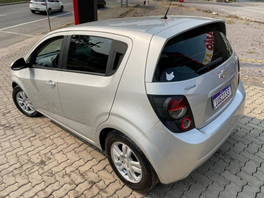 CHEVROLET - SONIC - 2013/2013 - Prata - R$ 39.900,00