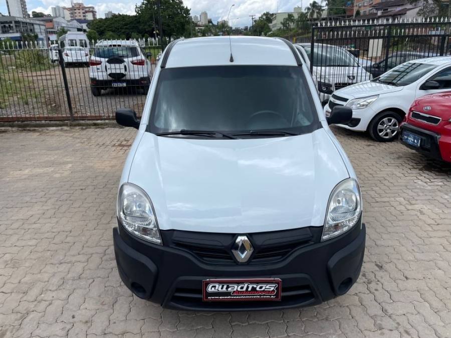 RENAULT - KANGOO - 2015/2015 - Branca - R$ 39.900,00