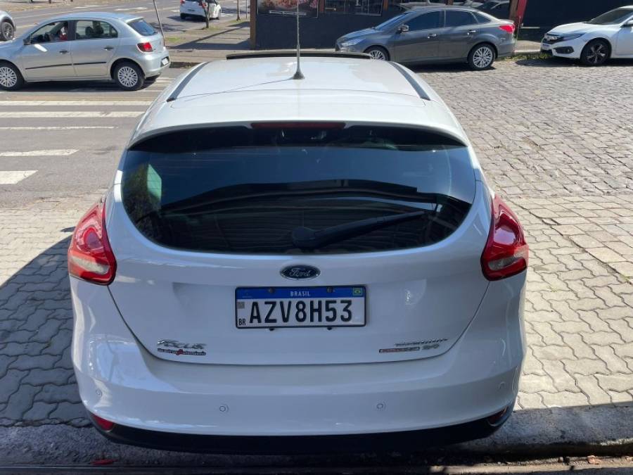 FORD - FOCUS - 2016/2016 - Branca - R$ 69.900,00