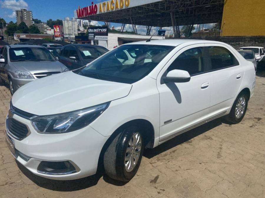 CHEVROLET - COBALT - 2017/2017 - Branca - R$ 55.900,00