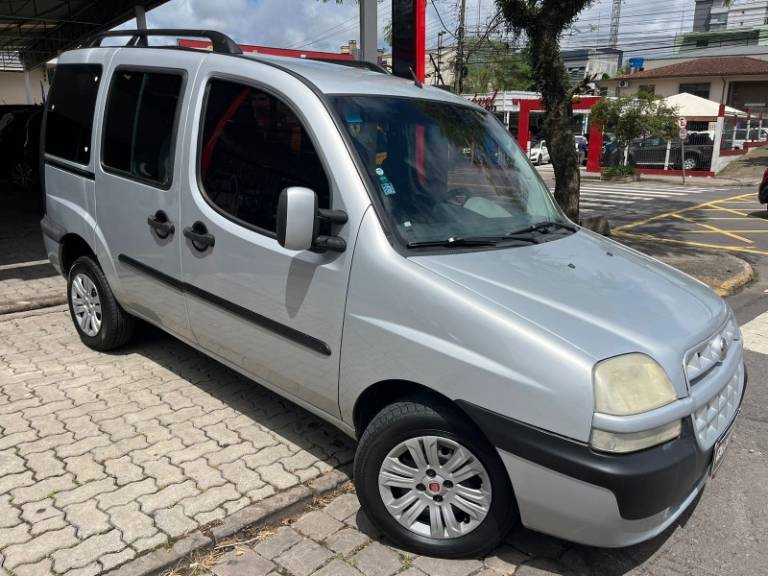 FIAT - DOBLÓ - 2009/2009 - Prata - R$ 38.900,00