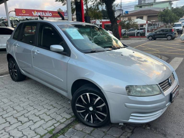 FIAT - STILO - 2007/2007 - Prata - R$ 23.900,00