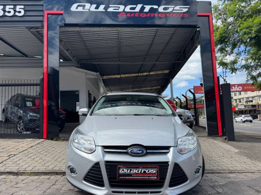 FORD - FOCUS - 2015/2015 - Prata - R$ 51.900,00