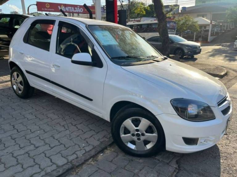 CHEVROLET - CELTA - 2014/2014 - Branca - R$ 33.900,00